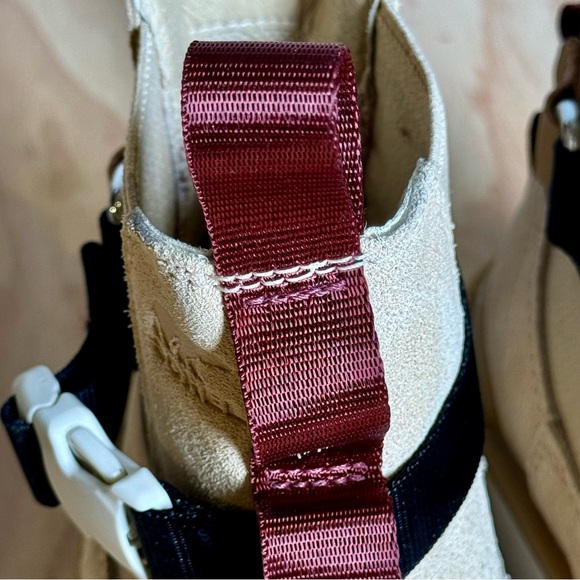 Sᴏʀᴇʟ Hɪ-Lɪɴᴇ EQ Cʜᴇʟsᴇᴀ Bᴏᴏᴛ - Picture 13 of 16